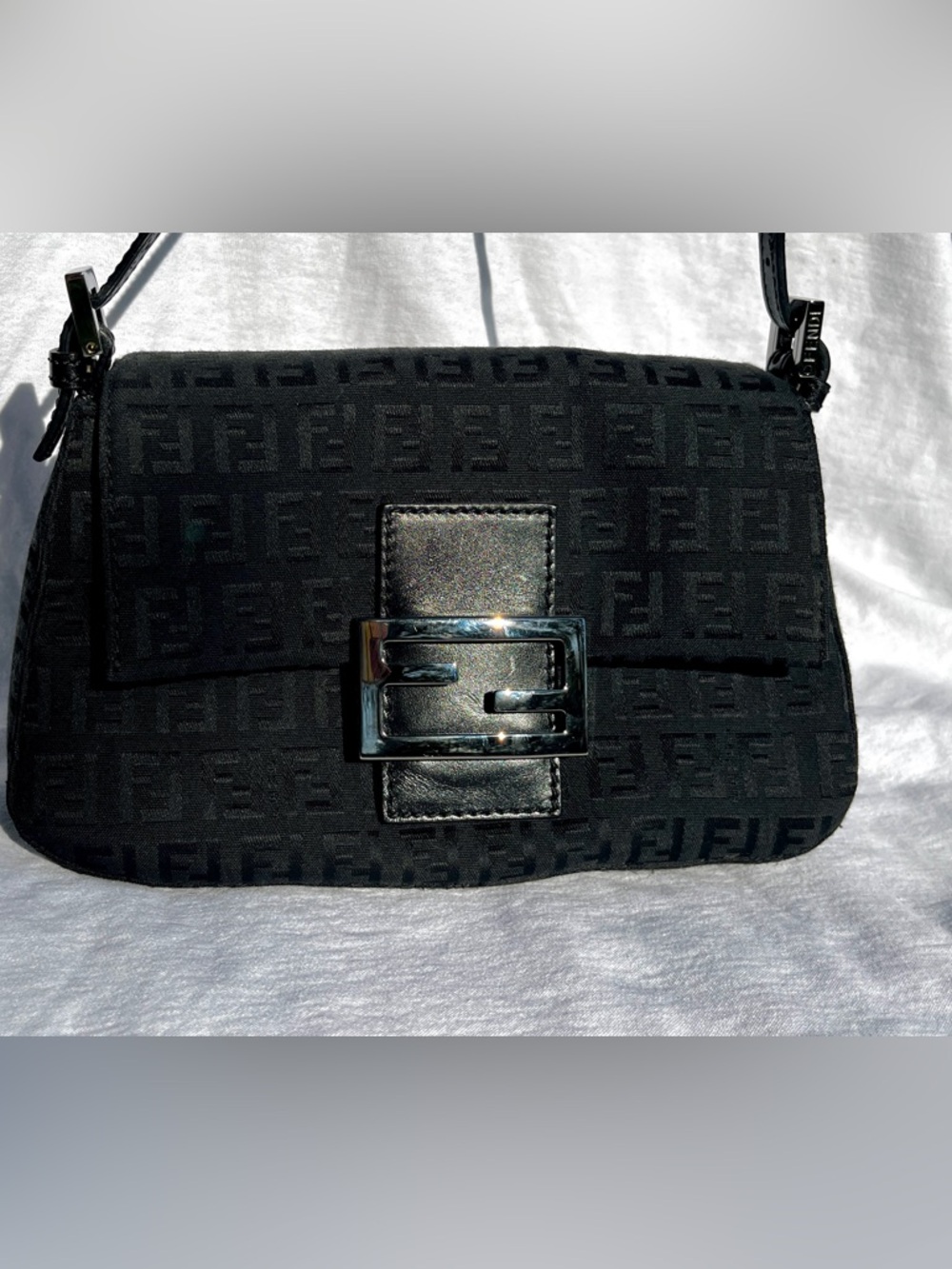 Authentic Vintage Black Fendi Baguette - Picture 7 of 16